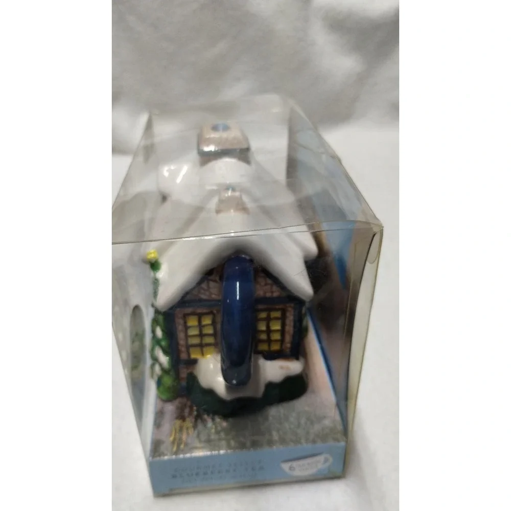 Thomas Kinkade Stone hearth Hutch Teapot Blueberry‎ Tea Gift Set 2006